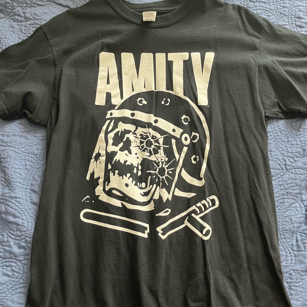 Mens Large The Amity Affliction T-shirt.